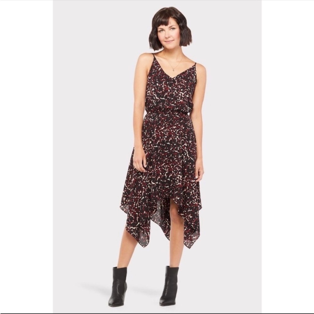 EVEREVE Peyton Jensen Colton Leopard Dress Red Black Handkerchief Hem Small